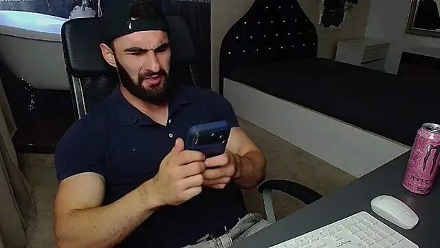 Snapshot of MicahLane chatting on July 19, 4:38 am MicahLane online show from July 19, 4:38 am