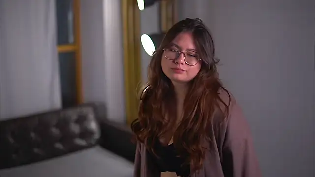 Snapshot of LeliaPeeler chatting on October 29, 5:25 pm LeliaPeeler online show from October 29, 5:25 pm