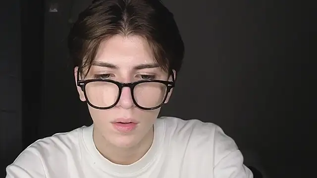 Oliver star boy  online show from October 26, 8:37 pm