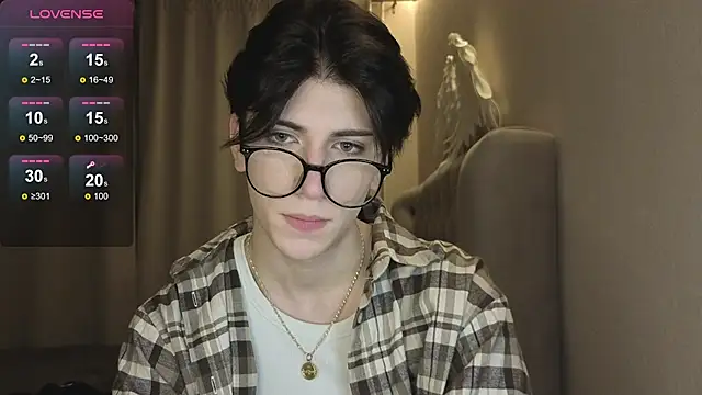 Oliver star boy  online show from January 18, 5:17 pm