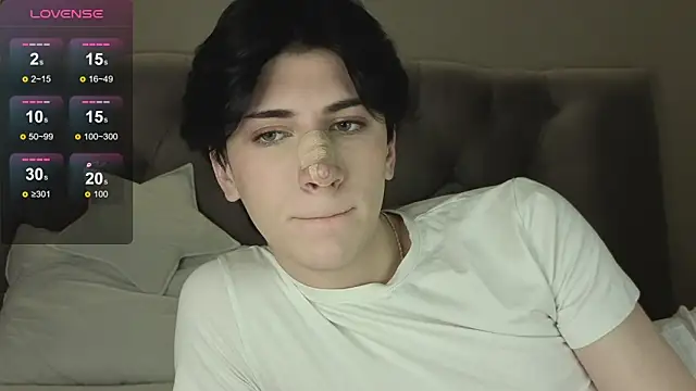 Oliver star boy  online show from February 22, 4:16 pm