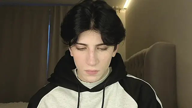 Oliver star boy  online show from February 26, 2:49 pm