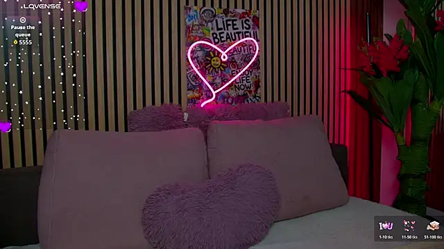 MirunaHaze online show from March 25, 4:29 am