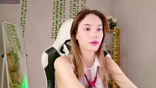 Snapshot of LilCatalia chatting on July 24, 10:24 am LilCatalia online show from July 24, 10:24 am