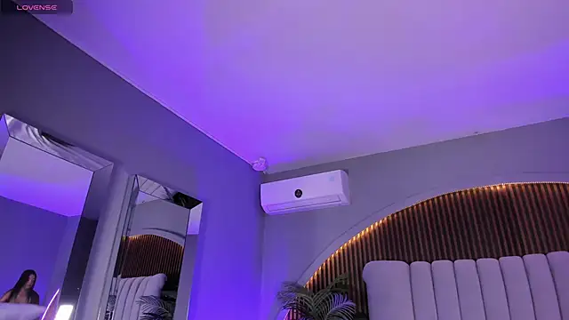 AmyColman  online show from February 16, 12:12 pm