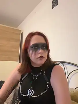 Latexaddictx  online show from October 31, 6:20 pm