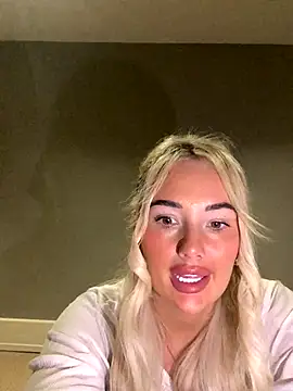 Snapshot of brookemiss88x chatting on November 2, 2:41 pm brookemiss88x online show from November 2, 2:41 pm