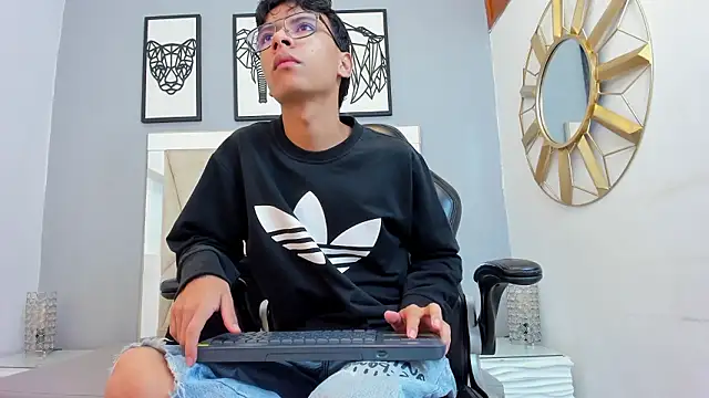 adams bobby online show from March 29, 10:59 am