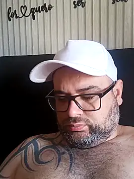 Snapshot of ursosvp chatting on November 4, 3:22 pm ursosvp online show from November 4, 3:22 pm