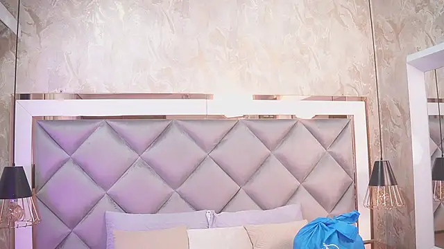 Snapshot of _giggy_2 chatting on February 17, 11:40 am giggy 2 online show from February 17, 11:40 am