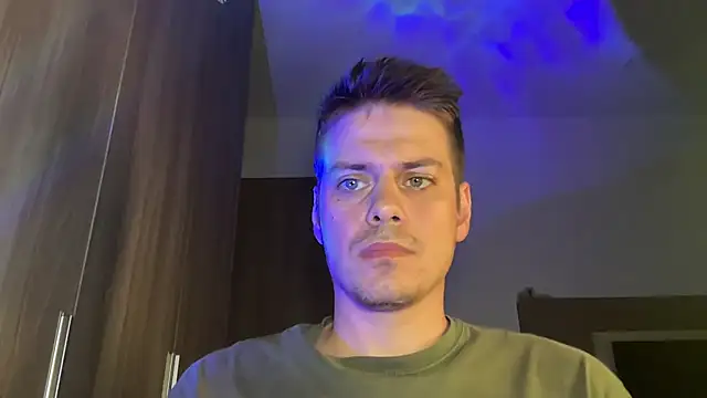 Snapshot of JendesOlbertx chatting on October 26, 4:13 pm JendesOlbertx online show from October 26, 4:13 pm