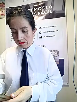 Snapshot of Valentina--1 chatting on February 4, 12:00 pm Valentina--1 online show from February 4, 12:00 pm