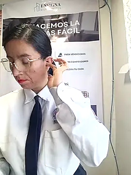 Snapshot of Valentina--1 chatting on February 10, 11:58 am Valentina--1 online show from February 10, 11:58 am