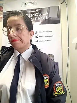 Snapshot of Valentina--1 chatting on February 12, 12:00 pm Valentina--1 online show from February 12, 12:00 pm