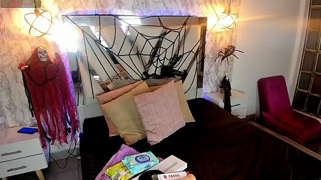 Snapshot of MILA_TTAYLOR chatting on October 30, 5:02 pm MILA TTAYLOR online show from October 30, 5:02 pm