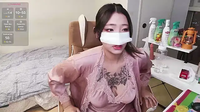 Milk Sola online show from November 18, 1:15 pm