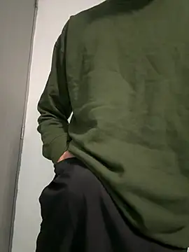 Snapshot of Delicious_Papi chatting on August 2, 9:02 pm Delicious Papi online show from August 2, 9:02 pm