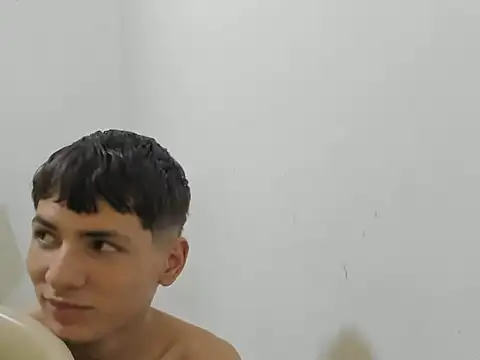 Snapshot of jhon_bo chatting on October 24, 1:46 am jhon bo online show from October 24, 1:46 am