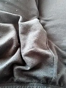 Snapshot of Andres__00 chatting on April 1, 3:42 pm Andres 00 online show from April 1, 3:42 pm