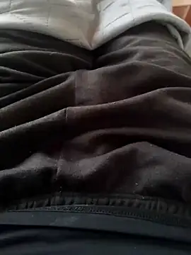 Snapshot of Andres__00 chatting on April 15, 2:35 pm Andres 00 online show from April 15, 2:35 pm