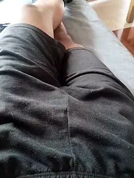 Snapshot of Andres__00 chatting on April 23, 5:15 pm Andres 00 online show from April 23, 5:15 pm