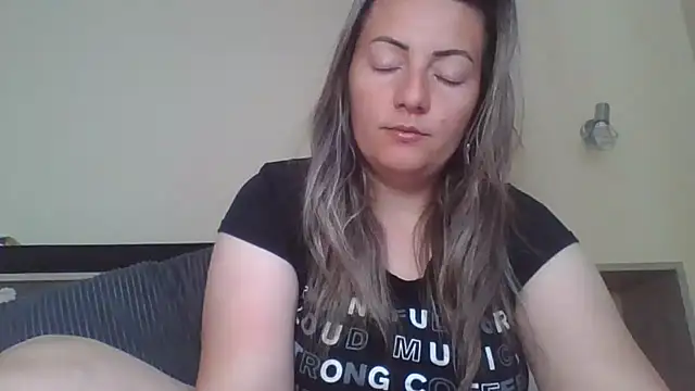 Snapshot of Gabrielaalialiali chatting on April 27, 10:02 am Gabrielaalialiali online show from April 27, 10:02 am