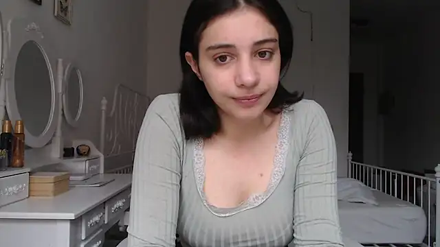 bellefleurrr online show from April 4, 2:03 pm