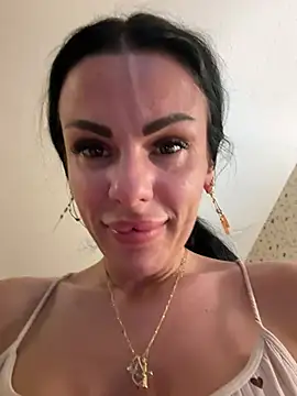 Snapshot of EmmaVayne chatting on March 2, 5:08 am EmmaVayne online show from March 2, 5:08 am