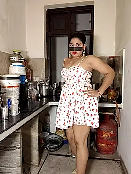 Heena-143 online show from April 10, 3:39 pm