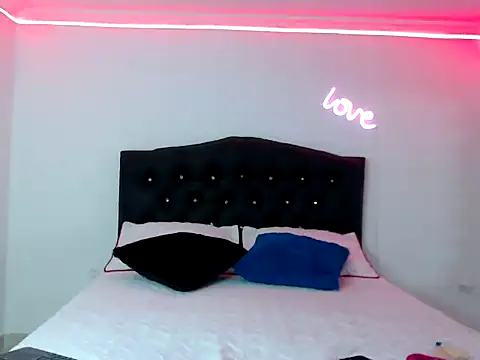 Snapshot of Samantha_cubter chatting on November 13, 2:43 am Samantha cubter online show from November 13, 2:43 am