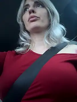 Snapshot of blondegirlx chatting on November 3, 3:13 pm blondegirlx online show from November 3, 3:13 pm