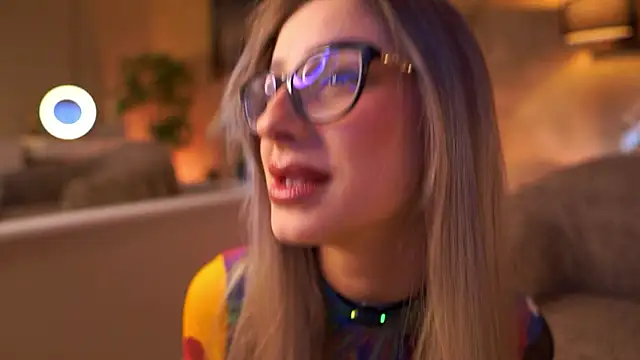 MaddieBryggs online show from March 20, 10:09 am