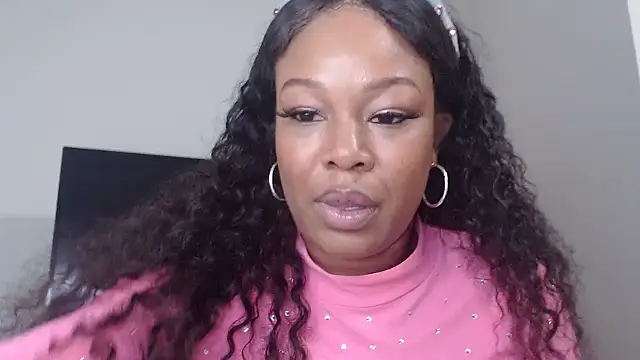 Snapshot of SweetieP11 chatting on October 27, 2:32 pm SweetieP11 online show from October 27, 2:32 pm