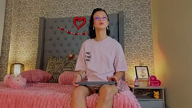 Indi rave online show from February 11, 1:05 pm