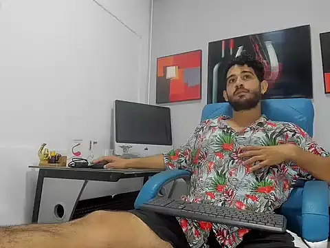 Snapshot of axel_aron_ chatting on October 28, 2:15 am axel aron  online show from October 28, 2:15 am