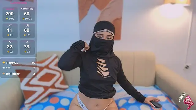 Snapshot of Lailaa_lush chatting on November 22, 7:18 am Lailaa lush online show from November 22, 7:18 am