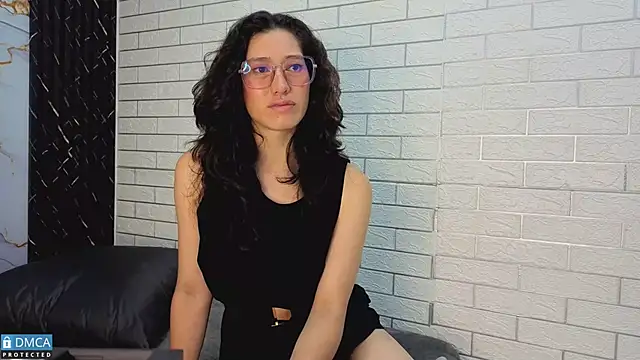 eva delight  online show from March 30, 12:06 pm