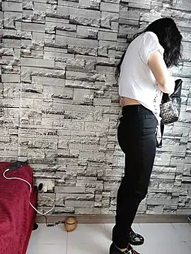 eva delight  online show from May 28, 12:13 pm