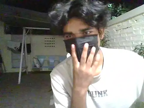 Snapshot of kriZ08 chatting on May 17, 7:21 pm kriZ08 online show from May 17, 7:21 pm