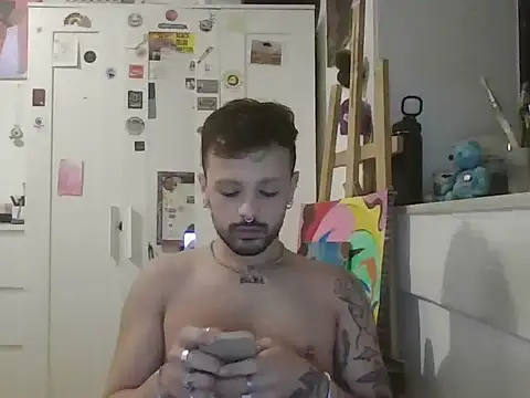 Snapshot of pietrosanchezz chatting on October 25, 9:53 pm pietrosanchezz online show from October 25, 9:53 pm