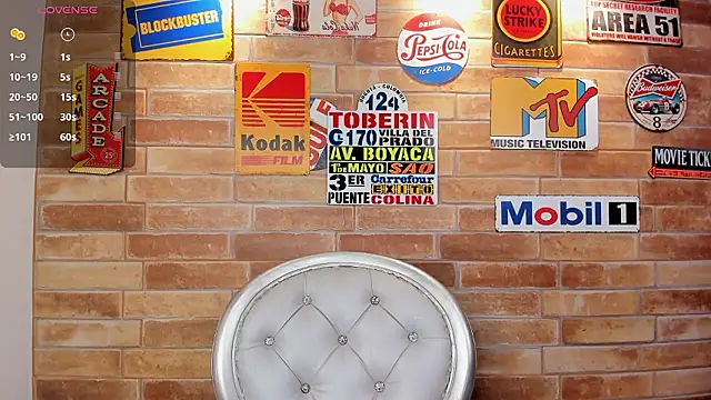 Snapshot of foxy_sharlotte chatting on February 20, 6:08 pm foxy sharlotte online show from February 20, 6:08 pm