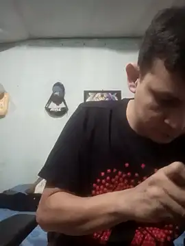 Snapshot of helan69 chatting on October 25, 5:26 am helan69 online show from October 25, 5:26 am