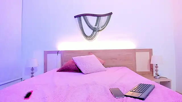 whisper nova online show from February 19, 4:19 am