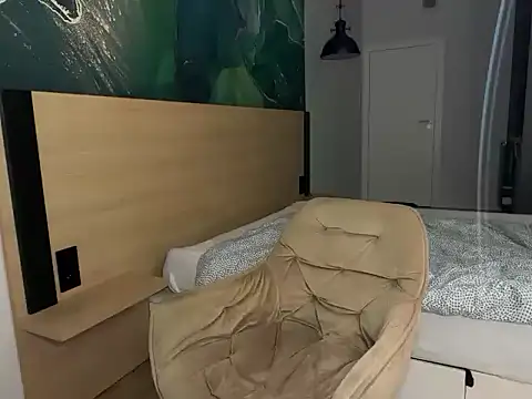 BrunoTwinkXXL online show from March 1, 4:20 pm