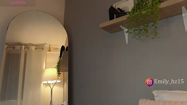 Missemily 11 online show from March 25, 9:59 am