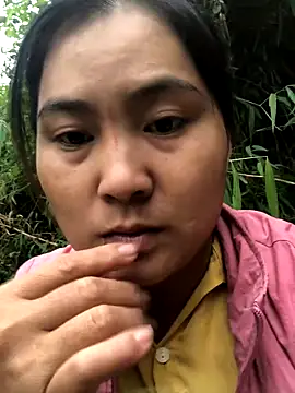 Snapshot of bong-ngo chatting on November 3, 1:29 am bong-ngo online show from November 3, 1:29 am