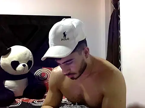 Snapshot of Niko_Steel chatting on October 25, 4:31 am Niko Steel online show from October 25, 4:31 am