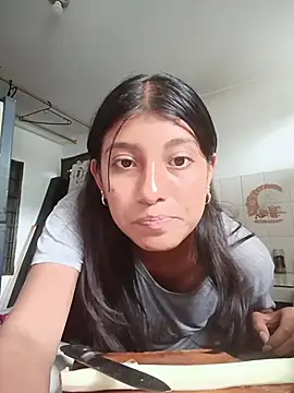 YeseniaRodriguez3 online show from October 27, 5:17 pm