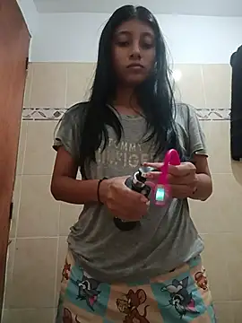 YeseniaRodriguez3 online show from July 10, 2:16 am
