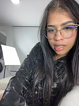 Snapshot of Tatishernandez chatting on November 10, 2:21 am Tatishernandez online show from November 10, 2:21 am